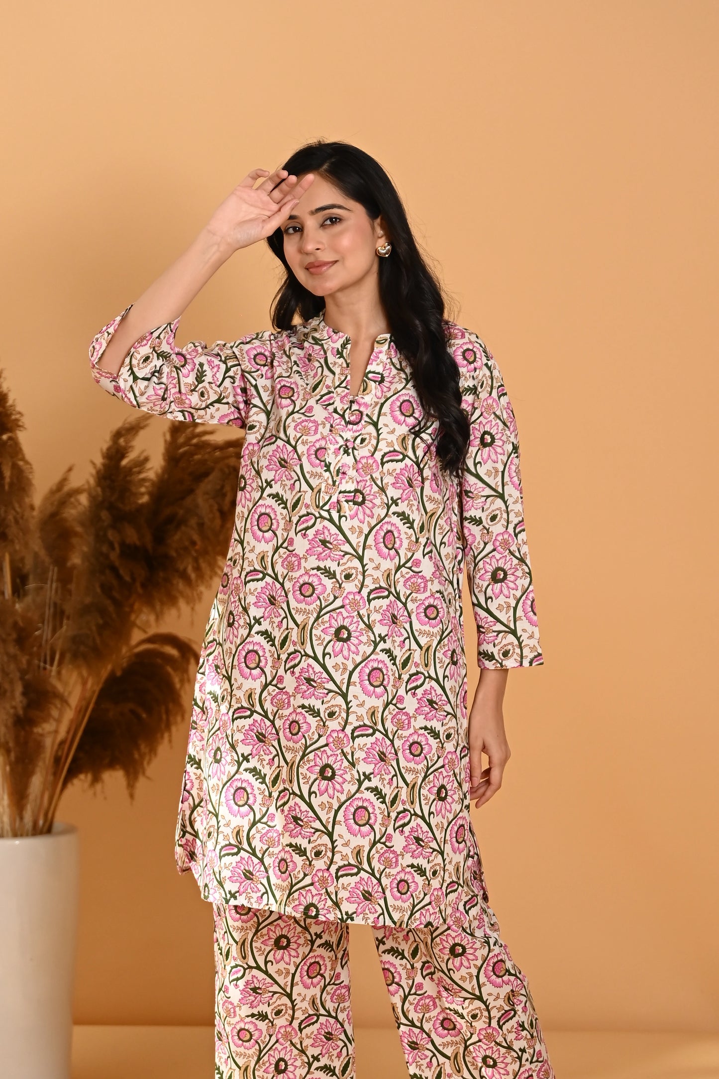Vanalya Kurta Pant Set- White