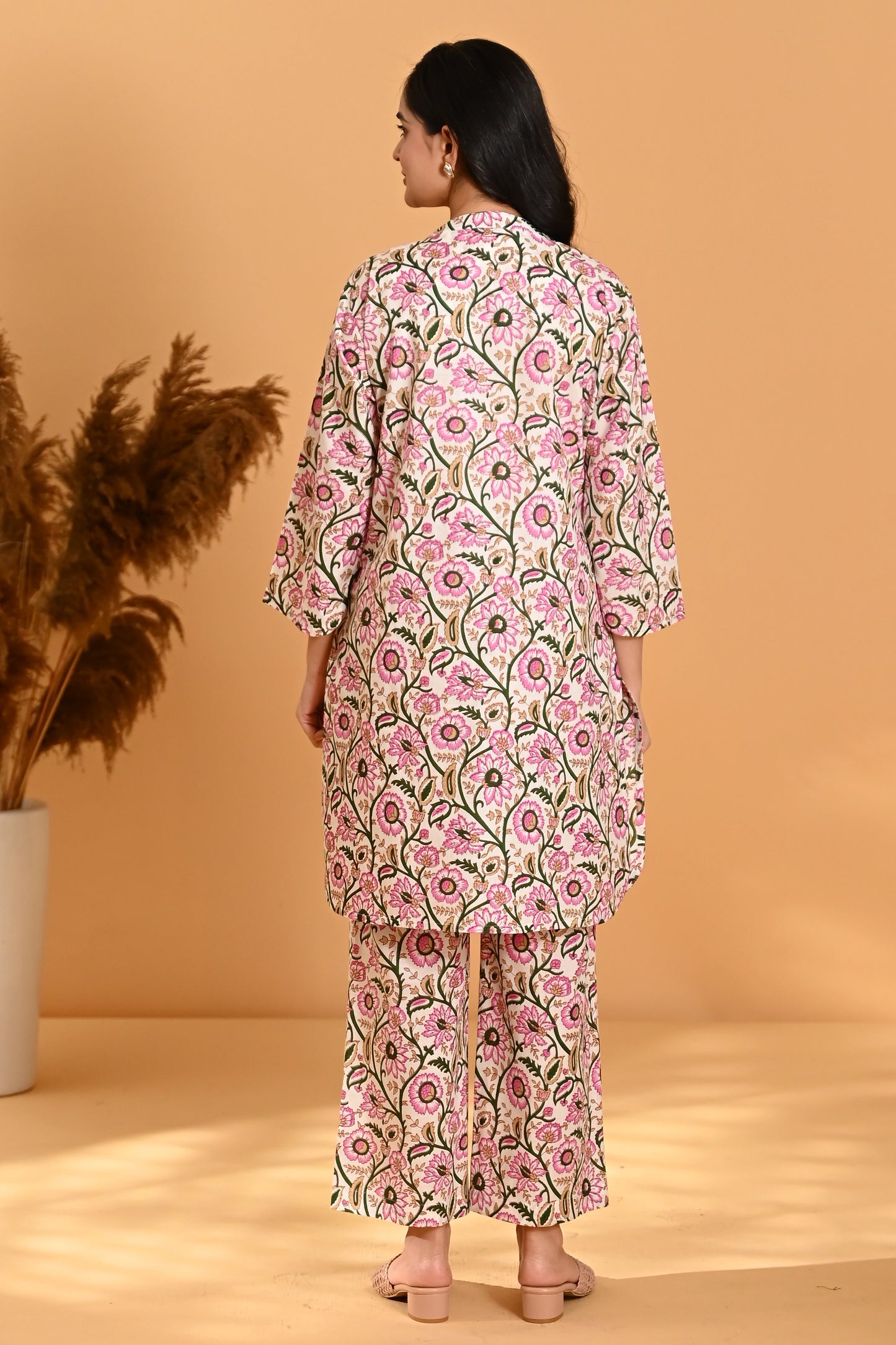 Vanalya Kurta Pant Set- White