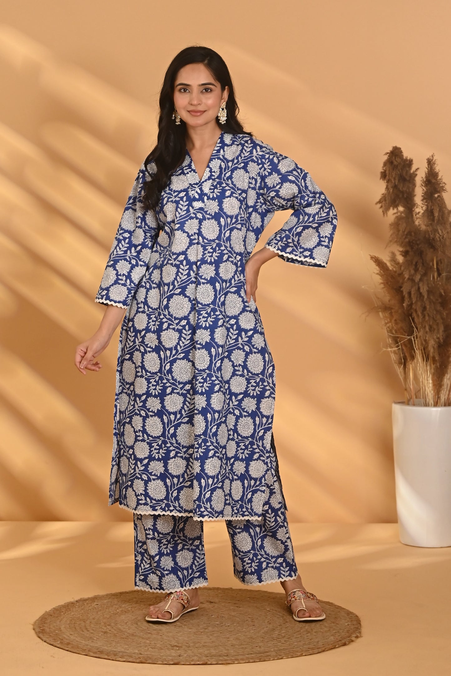 Iraāvi Kurta Pant Set- Blue