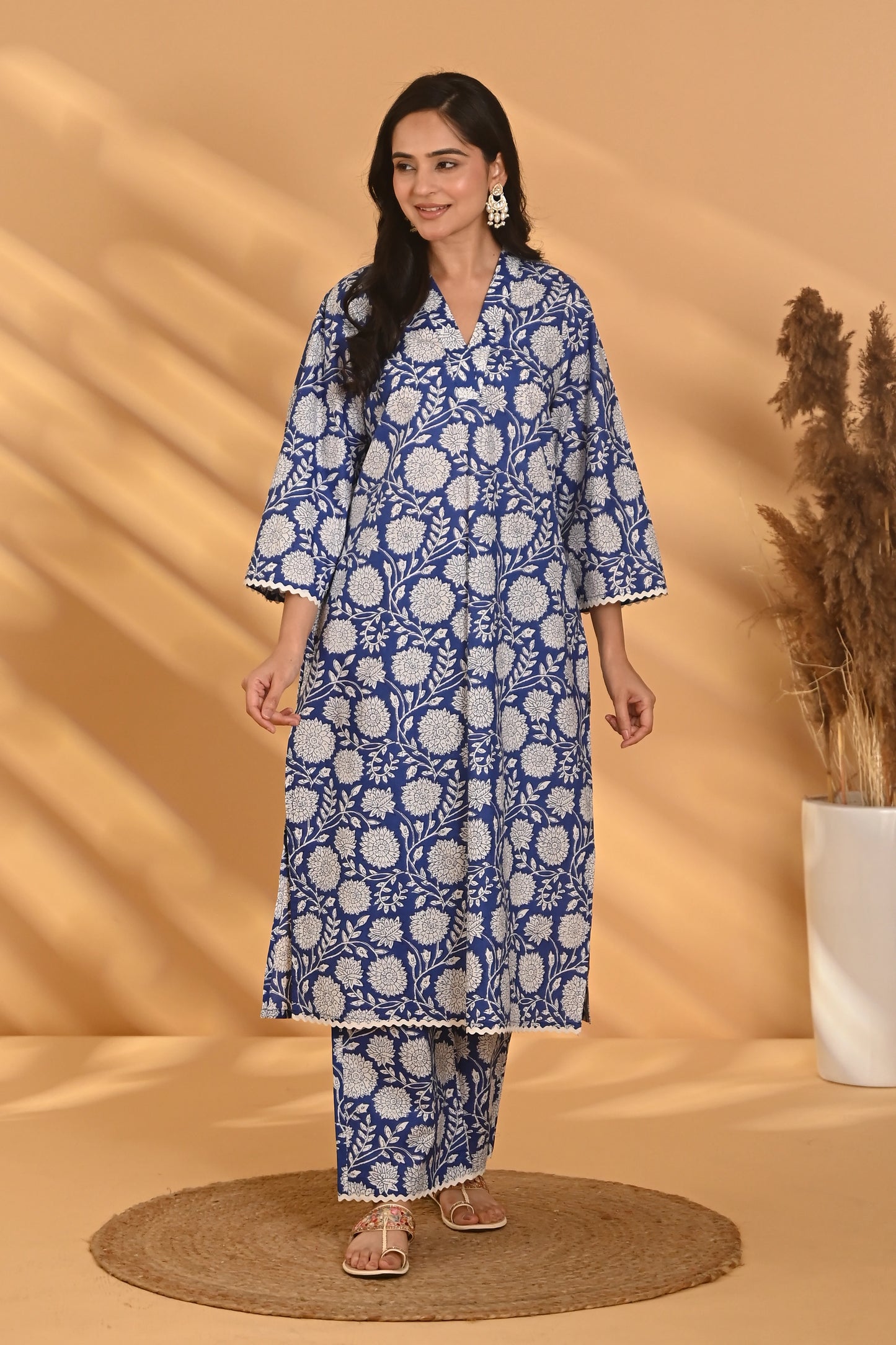 Iraāvi Kurta Pant Set- Blue