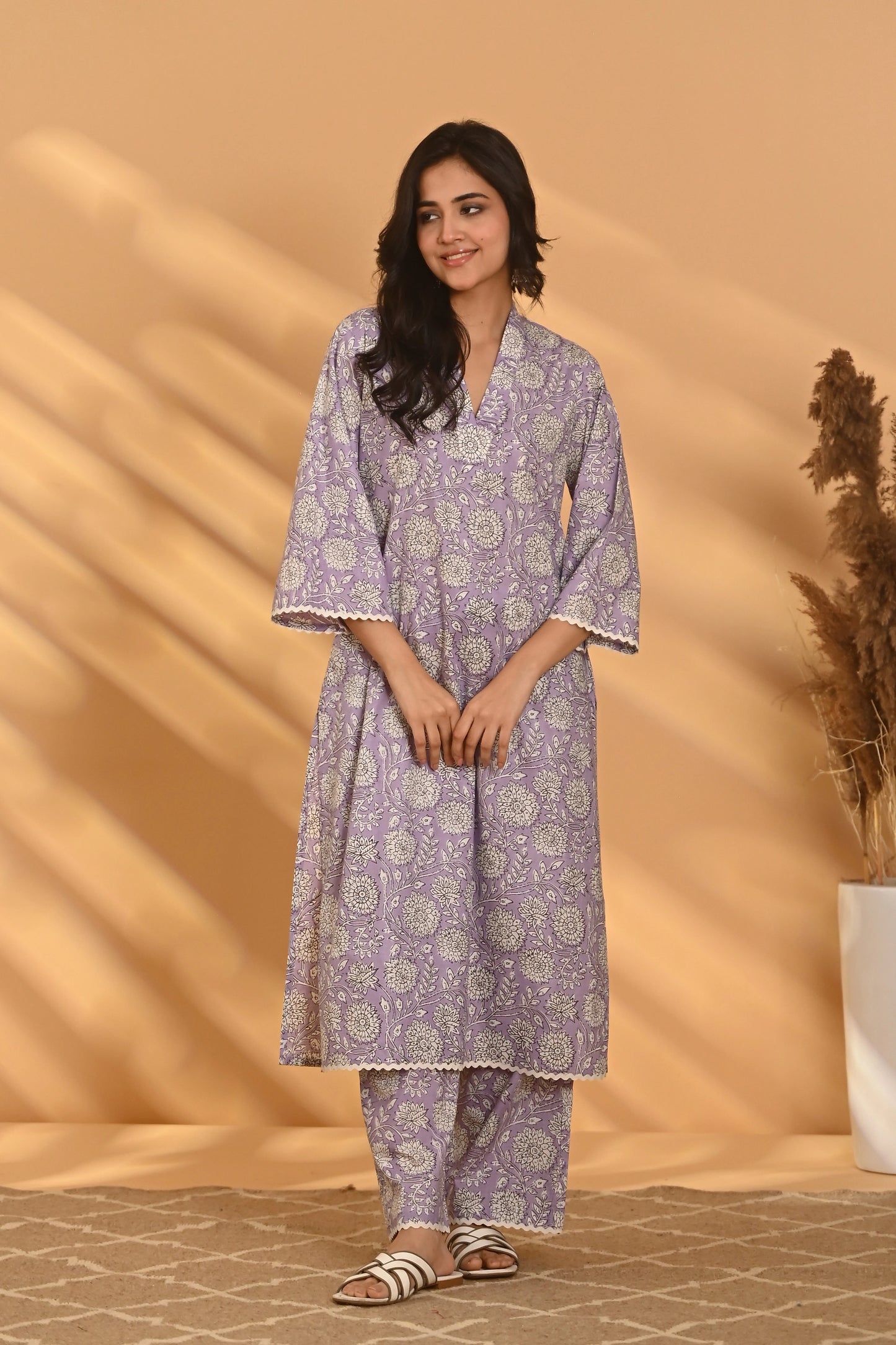 Iraāvi Kurta Pant Set - Lavender