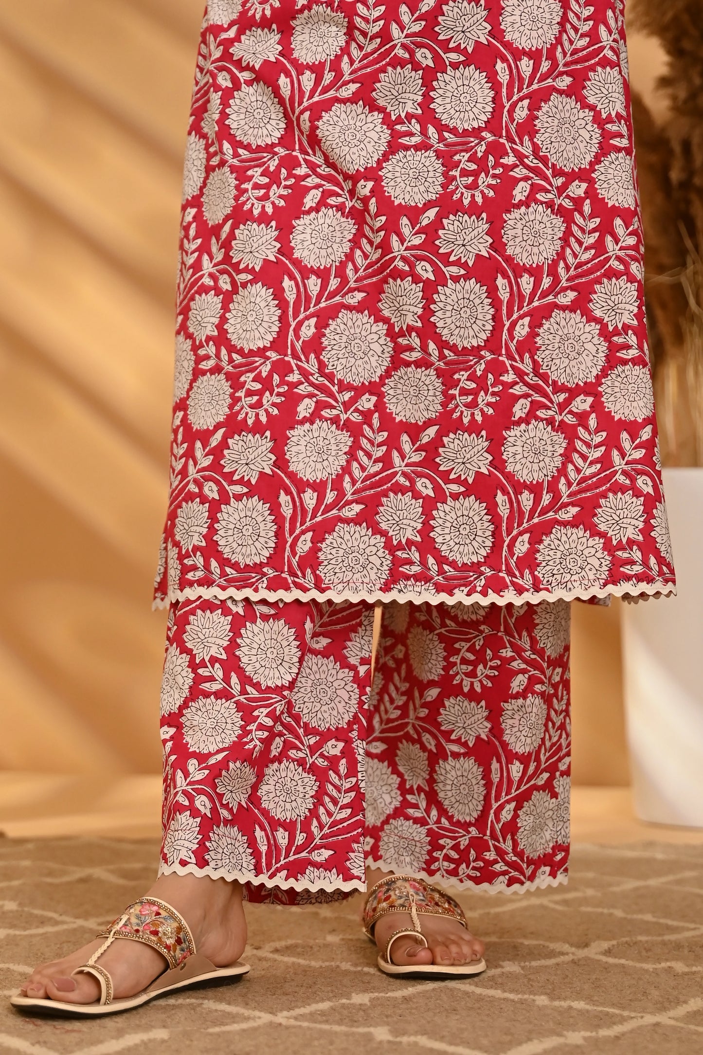 Iraāvi Kurta Pant Set - Pink