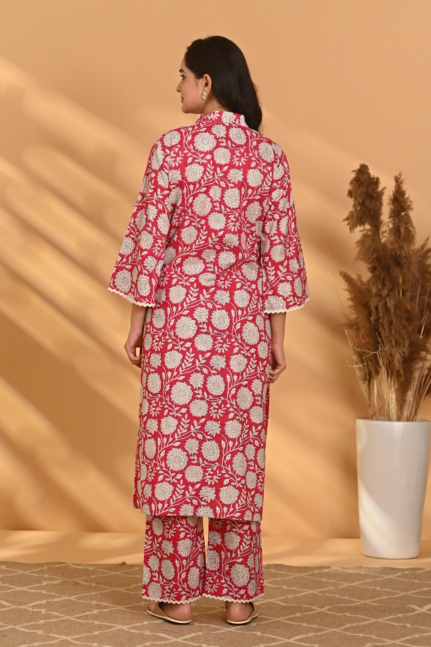 Iraāvi Kurta Pant Set - Pink