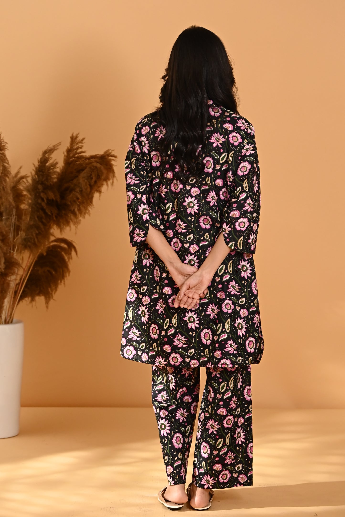 Vanalya Kurta Pant Set- Black